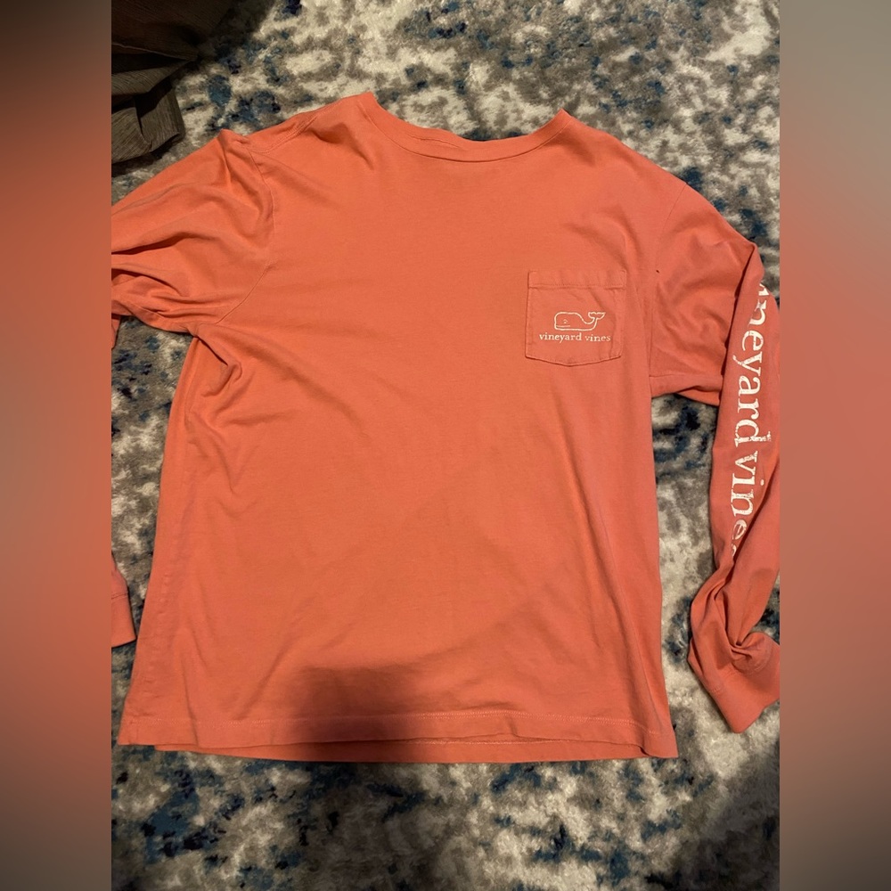 Vineyard vines t shirt